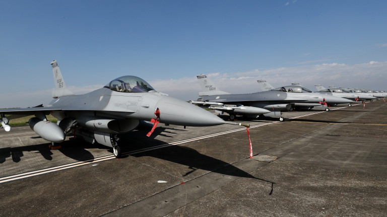 Въпросът за предоставяне на Украйна на изтребители F-16 не е