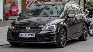 Да кръстиш даден модел автомобил не е лесна работа Трябва