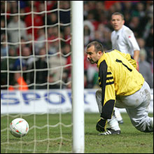 Вратарят на Кристъл Палас под наем в Уест Хем