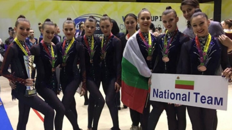Националният отбор на България-девойки по естетическа групова гимнастика се представи