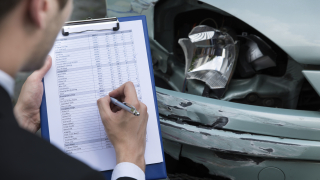 Пет коли са блъснати от 23 годишен дрогиран шофьор през нощта