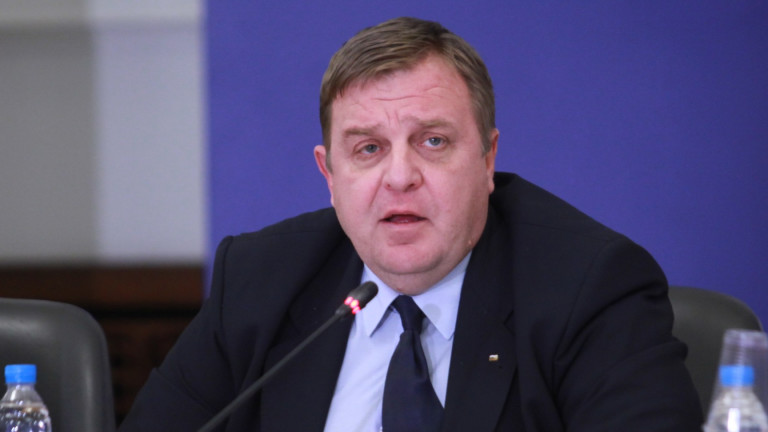 Вицепремиерът и министър на отбраната Красимир Каракачанов събира ръководството МВР