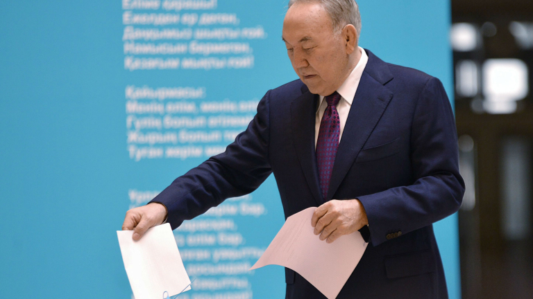 Президентът на Казахстан призова за замяна на кирилицата с латинската азбука