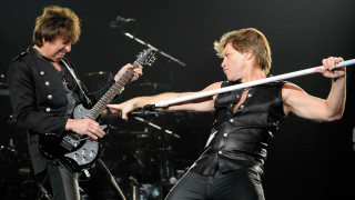Историята на рок гигантите Bon Jovi се задава на голям екран