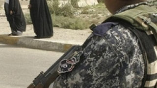 Трима иракски полицаи убити при самоубийствен атентат в Мосул