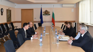 Министърът на икономиката и индустрията Корнелия Нинова разпореди Комисията за