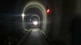  Влаковете още веднъж се движат през тунел 