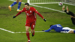 Нападателят на Байерн Роберт Левандовски продължава да поставя нови рекорди