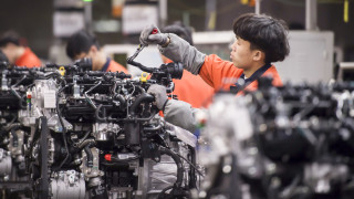 След месеци на забавяне икономиката на Китай показва признаци на