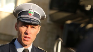 За обилни снеговалежи и усложняване на пътна обстановка предупредиха от КАТ