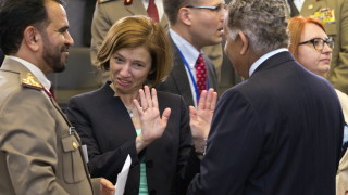 Франция планира да разработи антисателитни лазерни оръжия обяви военният министър