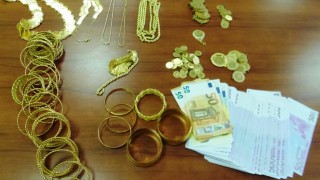 Задържаха над 2 кг златни накити и 55 000 евро на МП "Калотина"