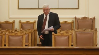 6626 медици получават бонуси върху заплатите си за април