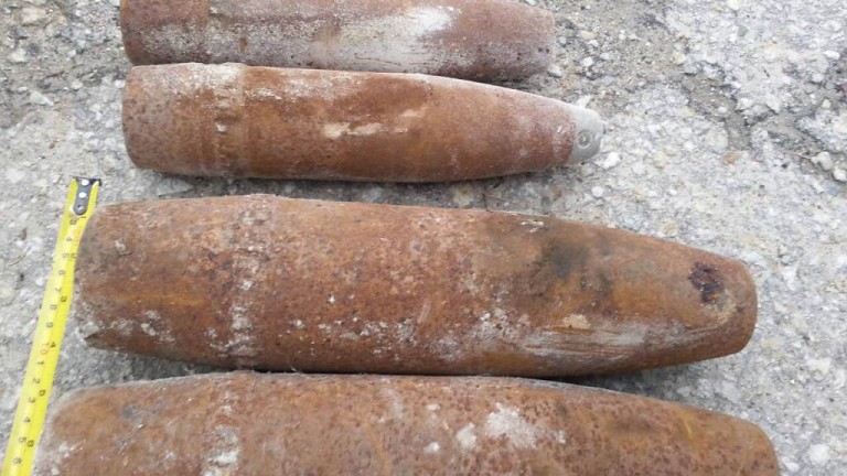 Военни унищожиха боеприпаси, открити в кметството на село Плоски