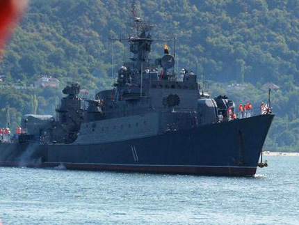 100 служители на ВМС протестираха във Варна