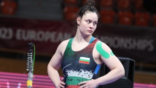 Ванеса Калоянова ще спори за бронза при най тежките в категория