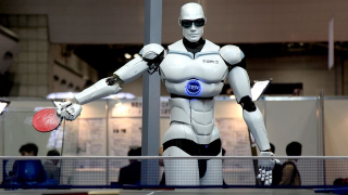 Бъдещето на технологиите - 3D принтирани коли, „умни" дрехи и роботи фармацевти