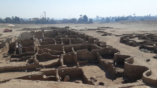 В Египет откриха най големия древен град погребан под пясъка в