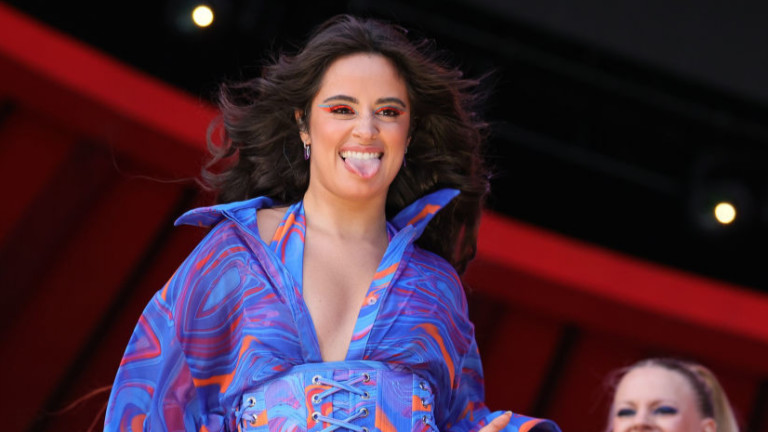 Камила Кабейо преобразена във визия като от “Еуфория”