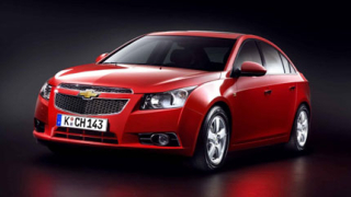 Chevrolet разкри предпремиерно Cruze