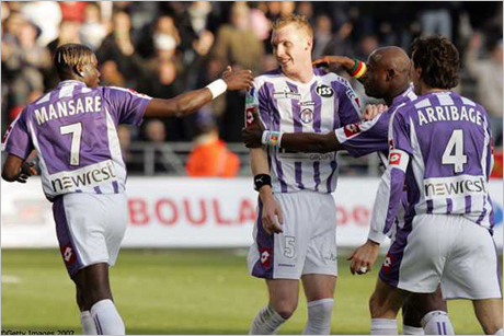 Тулуза изпусна да се доближи до върха