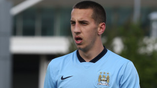 Пореден футболист от Острова е на път да се присъедини