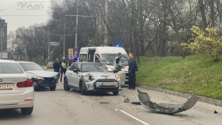 Производители на автомобили предлагат максималната скорост на част от новите