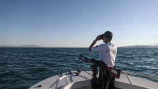 Японската брегова охрана откри четирима бедстващи туристи след корабокрушение 