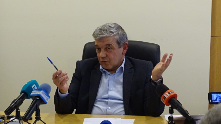 Отстраняват кмета на Благоевград заради фирмата му