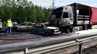Шестима загинаха при катастрофа със 7 коли в Полша