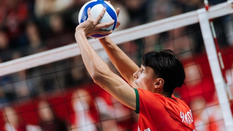 Локомотив Новосибирск продължава без грешка в Русия