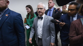 Временният председател на Камарата на представителите Патрик Макхенри заплашва да