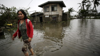 Най малко 25 души са загинали във Филипините заради тайфуна Мангхут