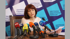 ЦИК пуска до двама от партия при броенето в "Информационно обслужване"