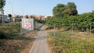 Частен имот блокира достъп до важна пътека в столичния ж.к. "Люлин" 