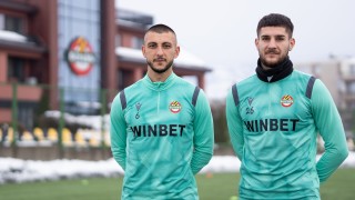 Двама млади играчи подписаха първи професионални договори с Ботев Пловдив