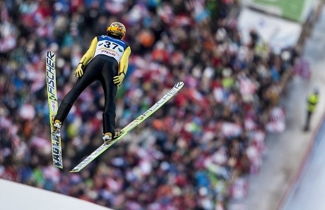 Касай счупи рекорд в ски-скоковете