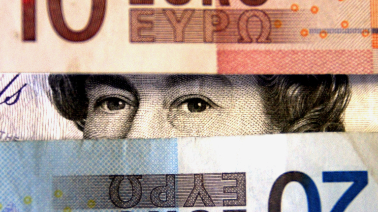Пауднът удари 3-годишното си дъно спрямо еврото