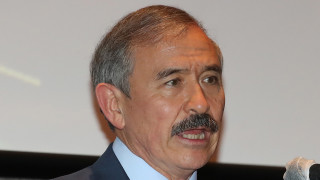 Най противоречивият мустак в Южна Корея се превърна в жертва на