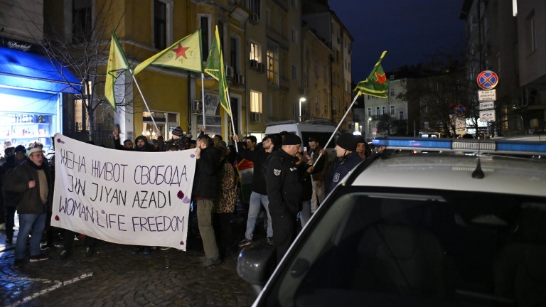 Протестно шествие в София в защита на кюрдите в Сирийски и Ирански Кюрдистан
