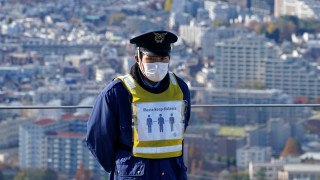 Токио съобщава за рекордни случаи на коронавирус и напрежение в болниците