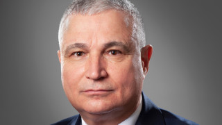 Президентът Румен Радев назначи Пламен Славов за секретар по духовност