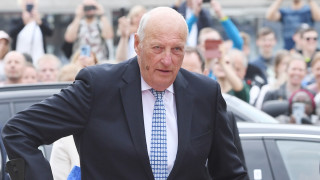 Каква е вероятността все по често да виждаме кралски особи облечени