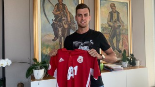 ЦСКА подсили атаката си с австралийския национал Томи Юрич съобщиха