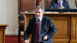 ДПС се изявиха като гавазин на политическата корупция, убеден Андреев