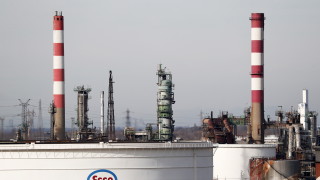 Френските профсъюзи блокираха няколко петролни рафинерии като целяха да причинят
