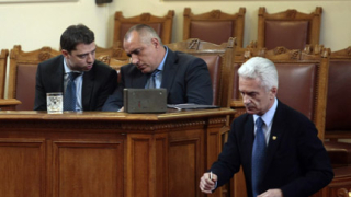 „Атака” се оттегли от вота на недоверие, Борисов даде Кирчо Киров на прокурор...  