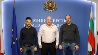 Министърът на младежта и спорта Красен Кралев проведе среща с