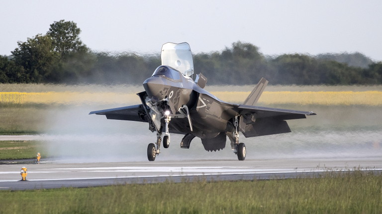 Полша се нареди на опашката за придобиването на изтребители F-35