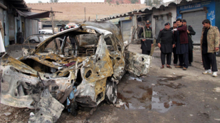 Кола-бомба уби 17 души в Пакистан